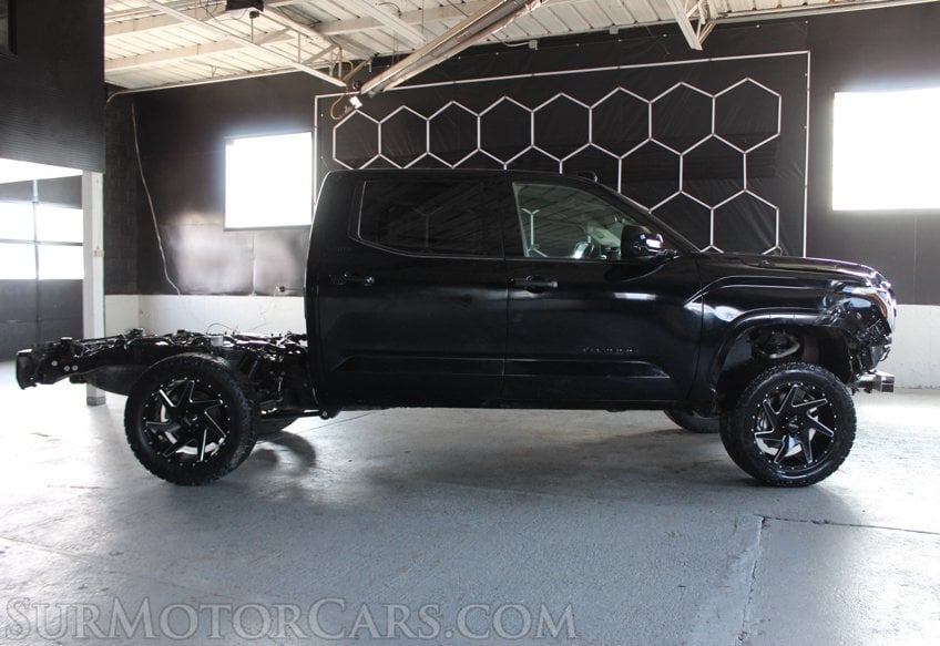 2024 Toyota Tundra 4x4 SR5 - Image 9