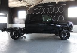 2024 Toyota Tundra 4x4 SR5 - Image 9