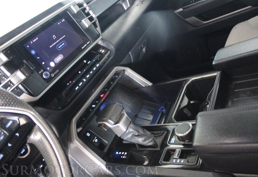 2024 Toyota Tundra 4x4 SR5 - Image 37