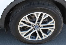 2022 Ford Escape SEL - Image 27