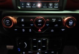 2020 Jeep Gladiator Rubicon - Image 40