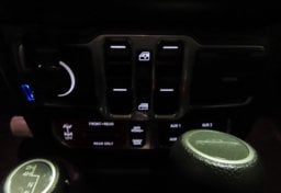 2020 Jeep Gladiator Rubicon - Image 43