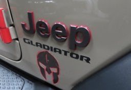 2020 Jeep Gladiator Rubicon - Image 16