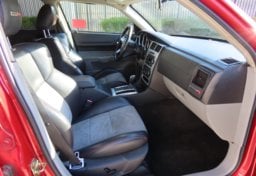 2006 Dodge Magnum SRT-8 - Image 26