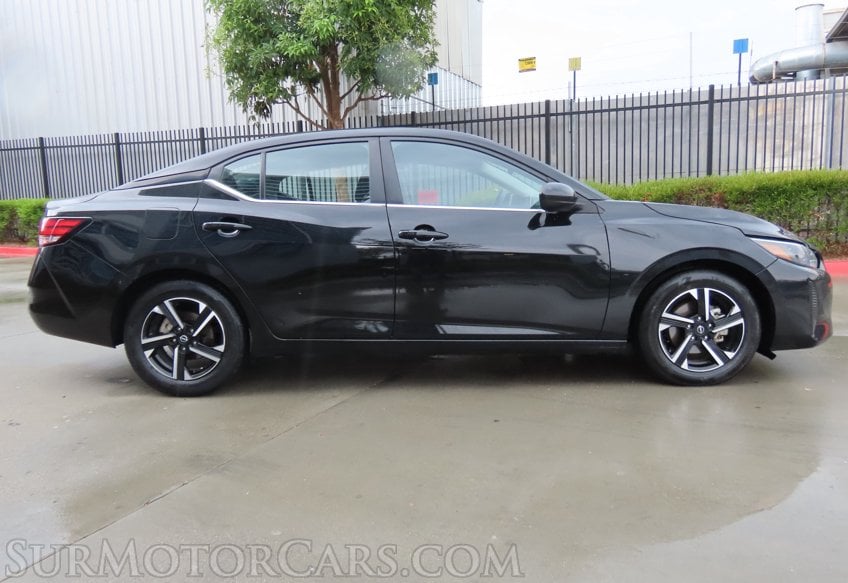 2025 Nissan Sentra SV - Image 5