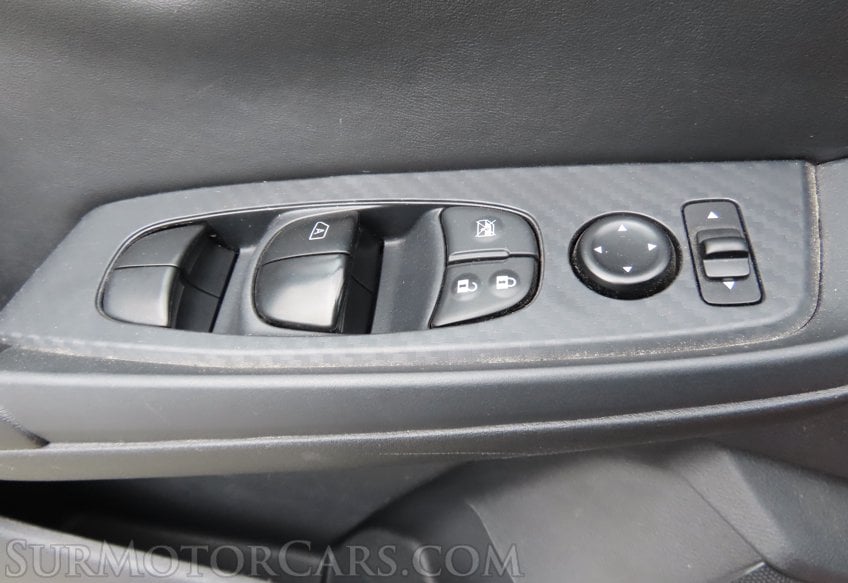 2025 Nissan Sentra SV - Image 30