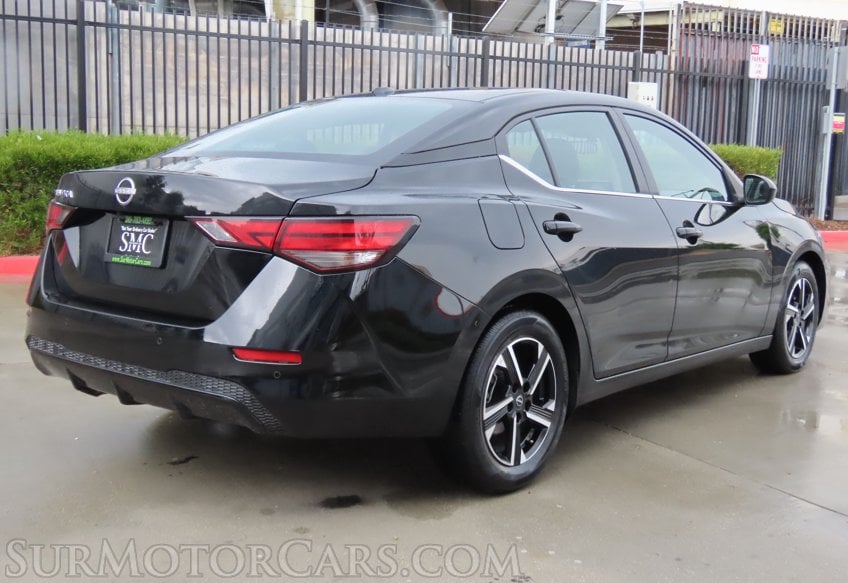 2025 Nissan Sentra SV - Image 9