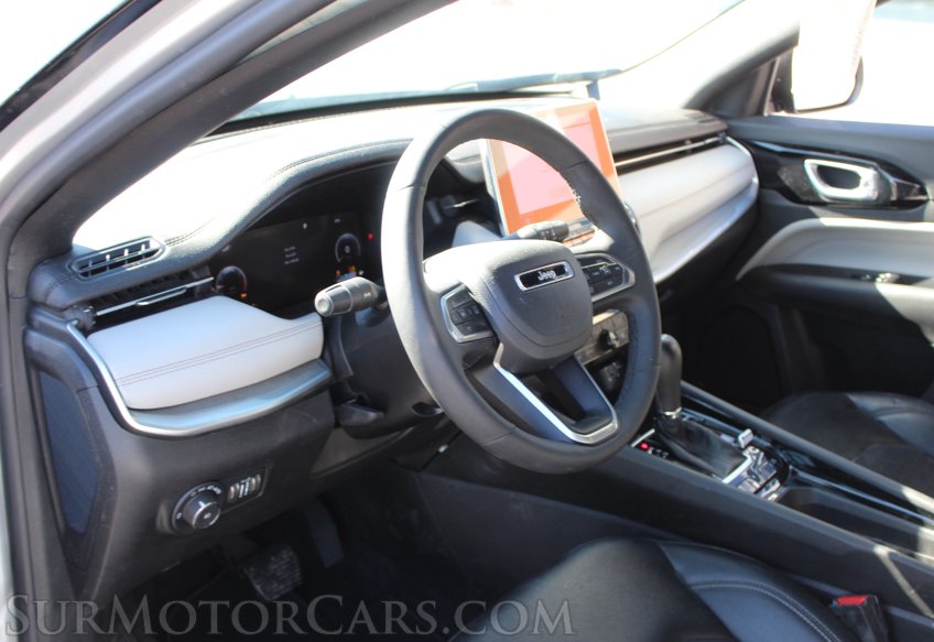 2025 Jeep Compass Limited - Image 32
