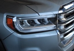 2023 GMC Acadia - Image 24