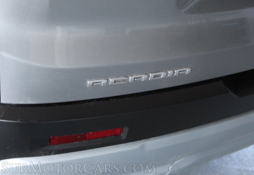 2023 GMC Acadia - Image 29