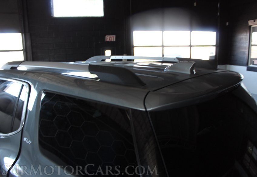 2023 GMC Acadia - Image 19