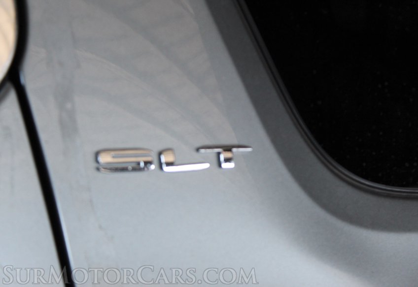 2023 GMC Acadia - Image 16