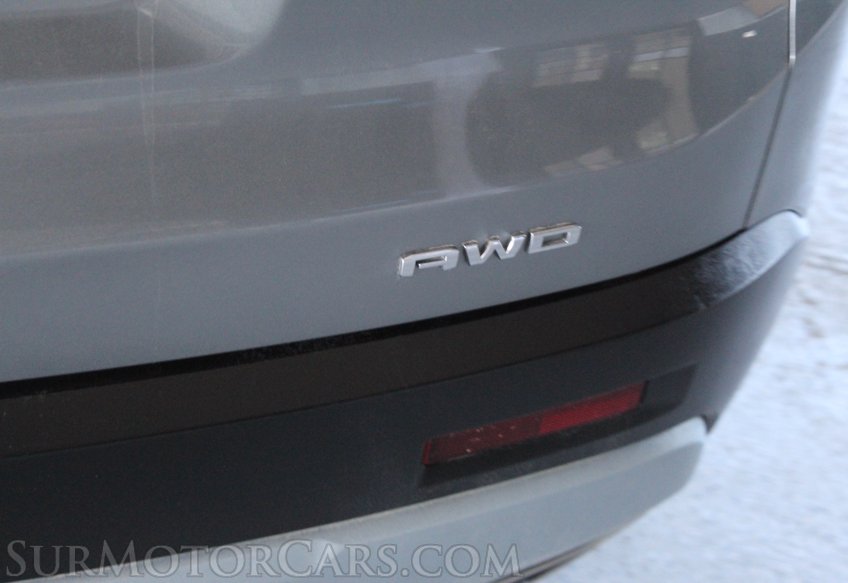 2023 GMC Acadia - Image 21