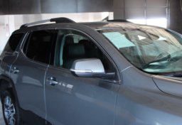 2023 GMC Acadia - Image 13