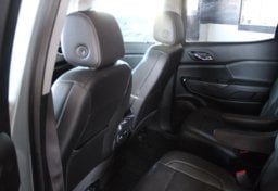 2023 GMC Acadia - Image 37