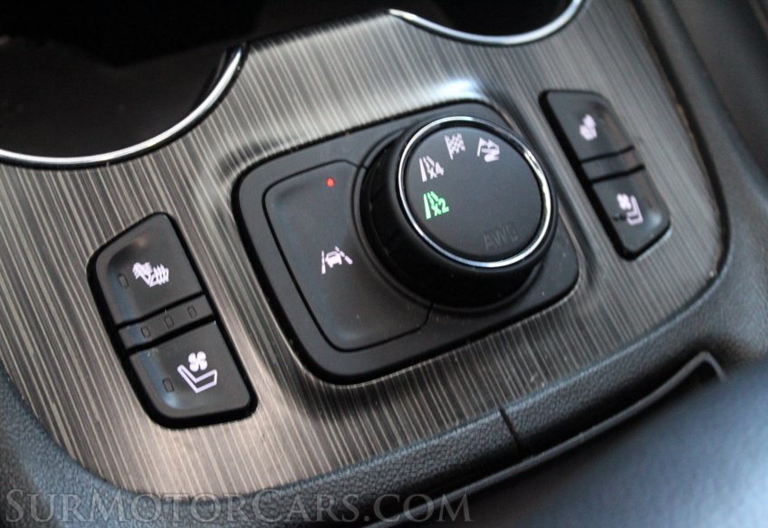 2023 GMC Acadia - Image 55