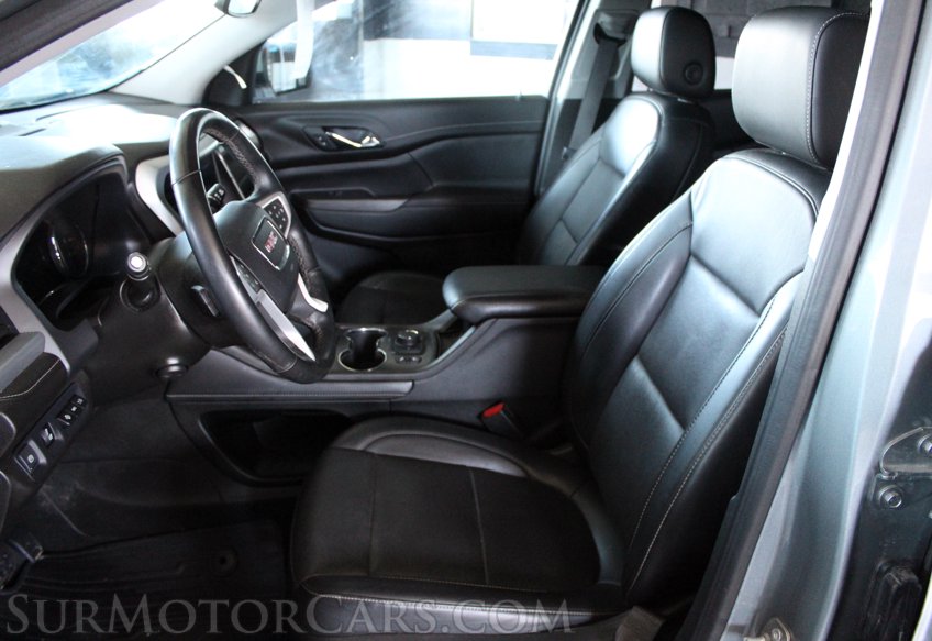 2023 GMC Acadia - Image 32
