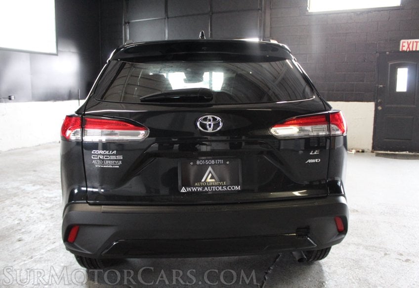 2024 Toyota Corolla Cross AWD LE - Image 12
