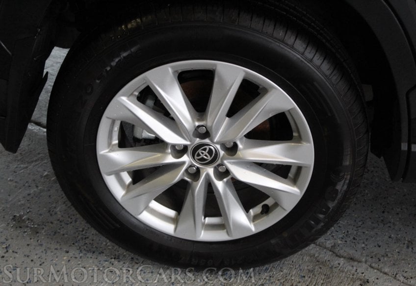 2024 Toyota Corolla Cross AWD LE - Image 25