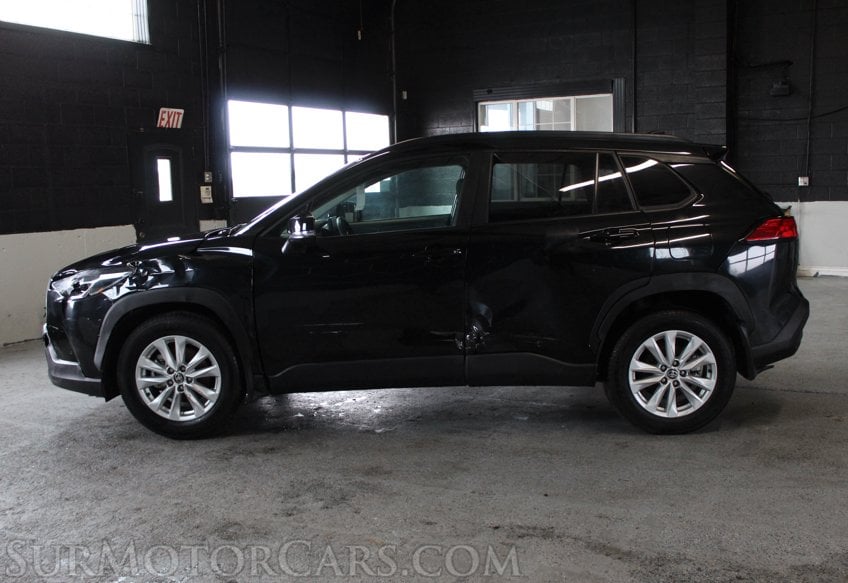 2024 Toyota Corolla Cross AWD LE - Image 6