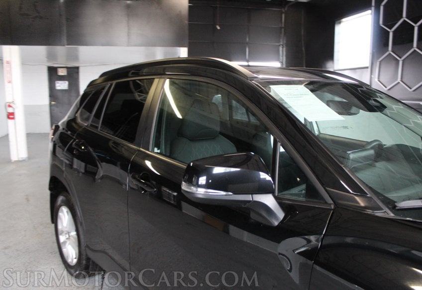 2024 Toyota Corolla Cross AWD LE - Image 18