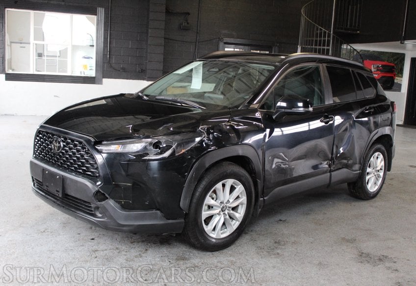 2024 Toyota Corolla Cross AWD LE - Image 13