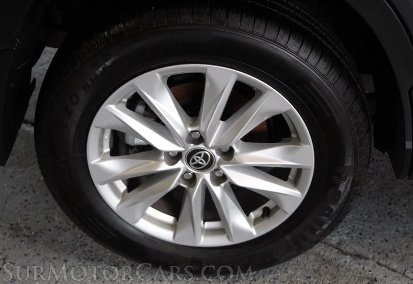 2024 Toyota Corolla Cross AWD LE - Image 24