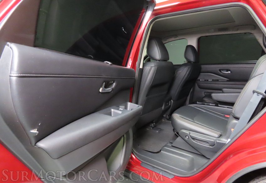 2023 Nissan Pathfinder AWD SL - Image 27