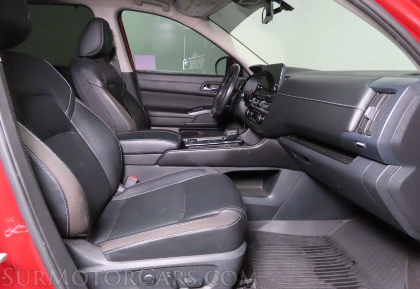 2023 Nissan Pathfinder AWD SL - Image 45