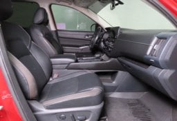 2023 Nissan Pathfinder AWD SL - Image 45