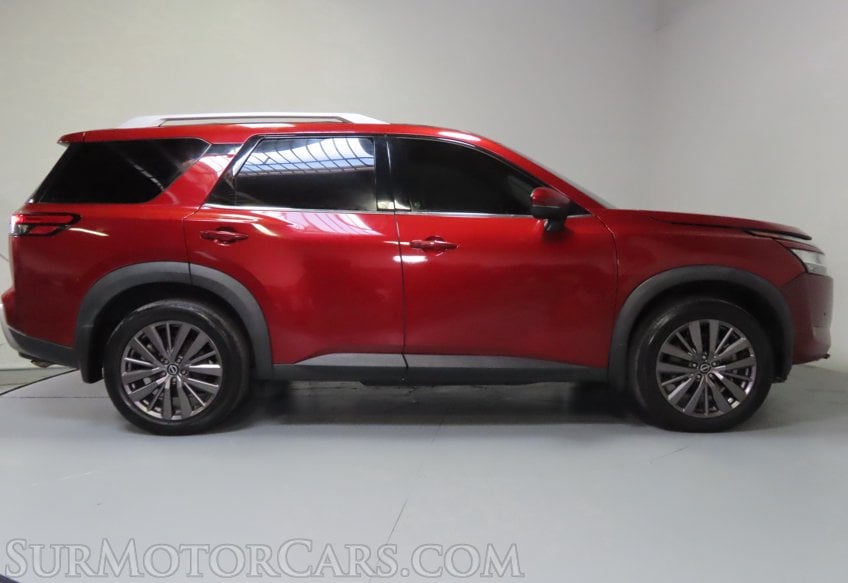 2023 Nissan Pathfinder AWD SL - Image 6