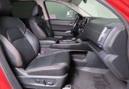 2023 Nissan Pathfinder AWD SL - Image 46