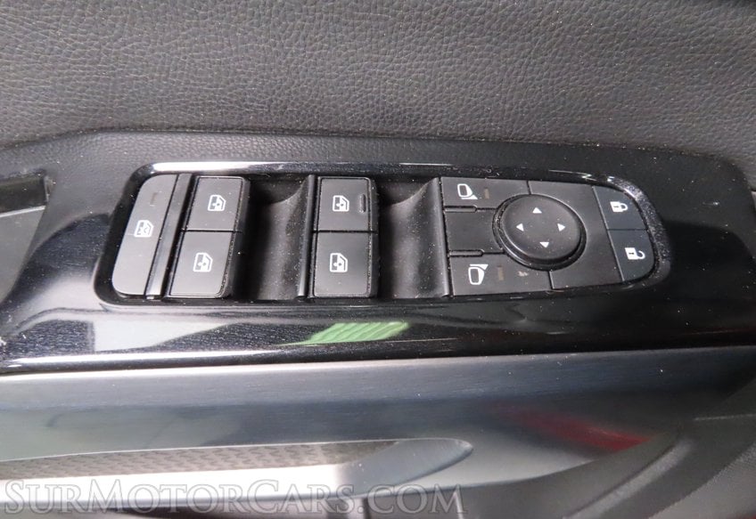 2023 Nissan Pathfinder AWD SL - Image 31