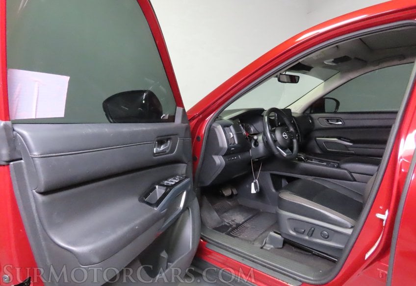 2023 Nissan Pathfinder AWD SL - Image 35