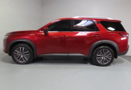 2023 Nissan Pathfinder AWD SL - Image 5