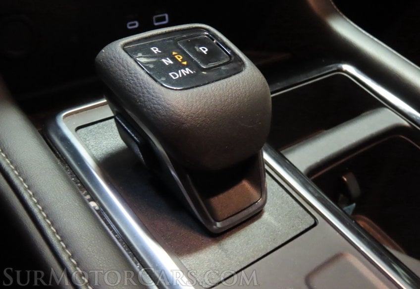 2023 Nissan Pathfinder AWD SL - Image 11