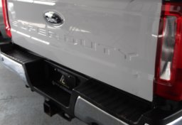 2017 Ford F-350 Super Duty - Image 28