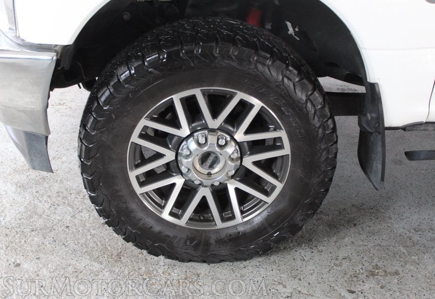2017 Ford F-350 Super Duty - Image 38