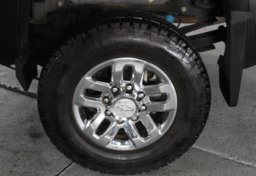 2019 Chevrolet Silverado 3500HD High Country - Image 32