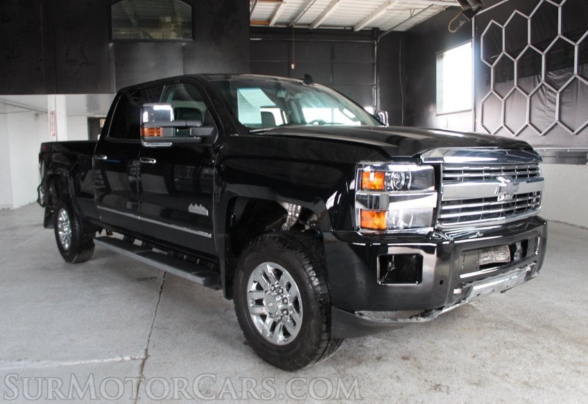 2019 Chevrolet Silverado 3500HD High Country - Image 3