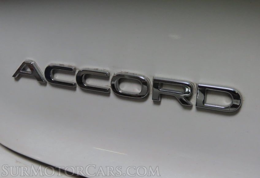 2024 Honda Accord Hybrid Touring - Image 19