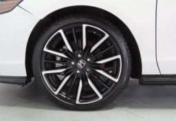 2024 Honda Accord Hybrid Touring - Image 20