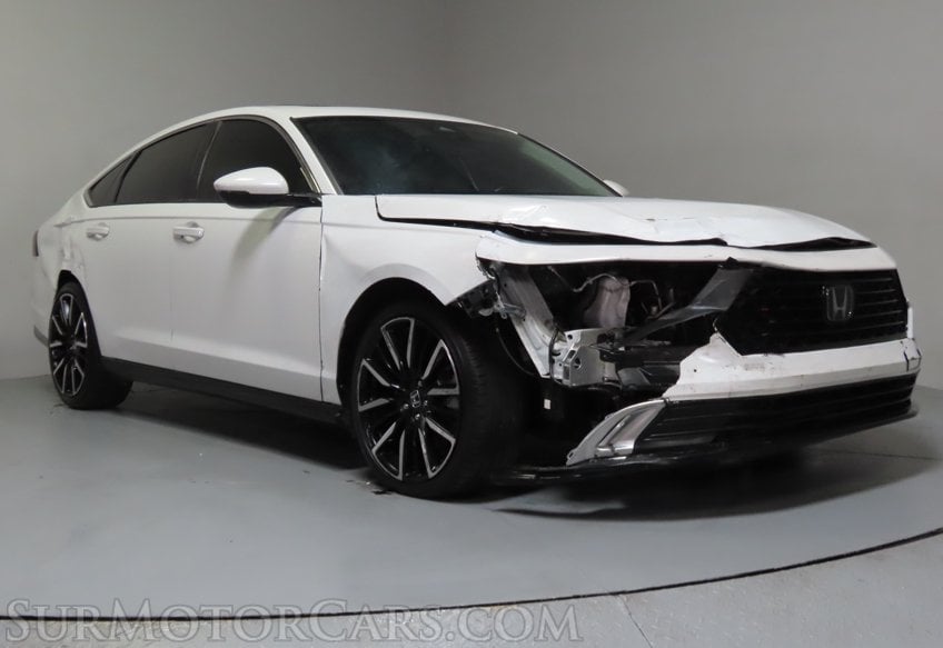 2024 Honda Accord Hybrid Touring - Image 4