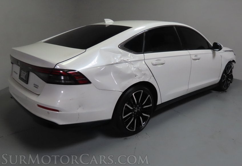 2024 Honda Accord Hybrid Touring - Image 5