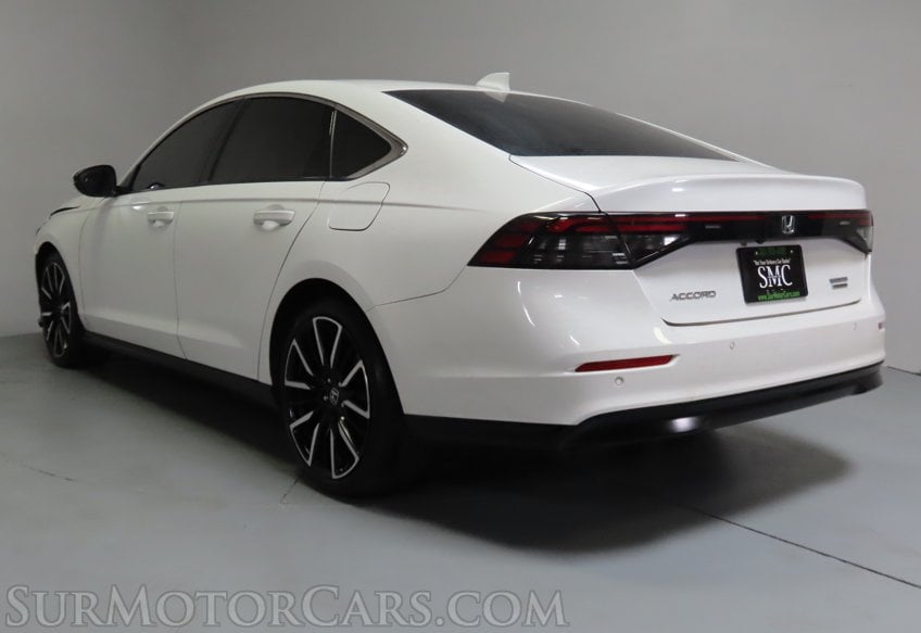 2024 Honda Accord Hybrid Touring - Image 8