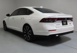 2024 Honda Accord Hybrid Touring - Image 8