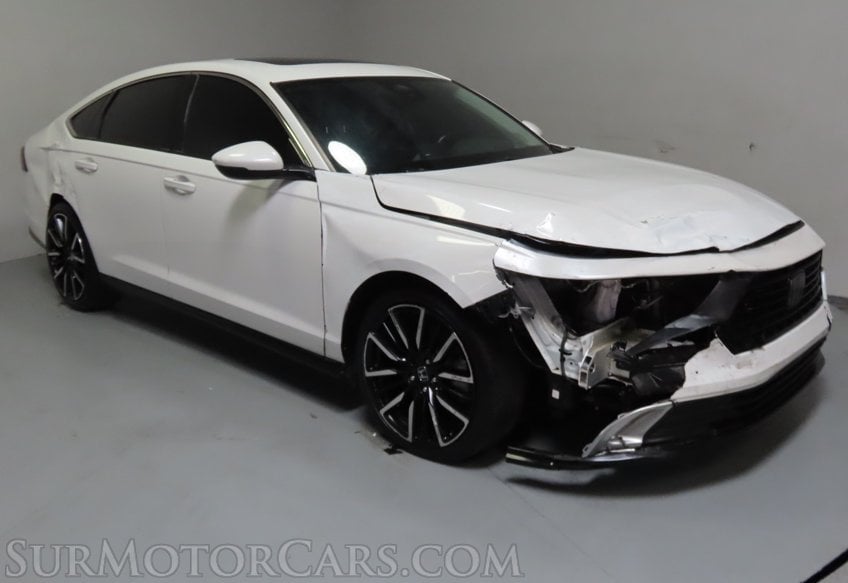 2024 Honda Accord Hybrid Touring - Image 2