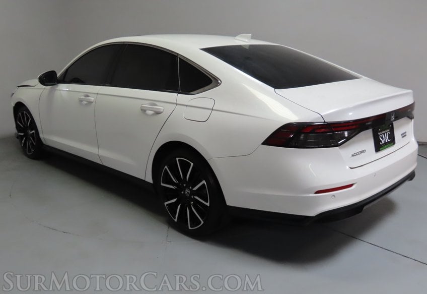 2024 Honda Accord Hybrid Touring - Image 7