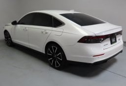 2024 Honda Accord Hybrid Touring - Image 7