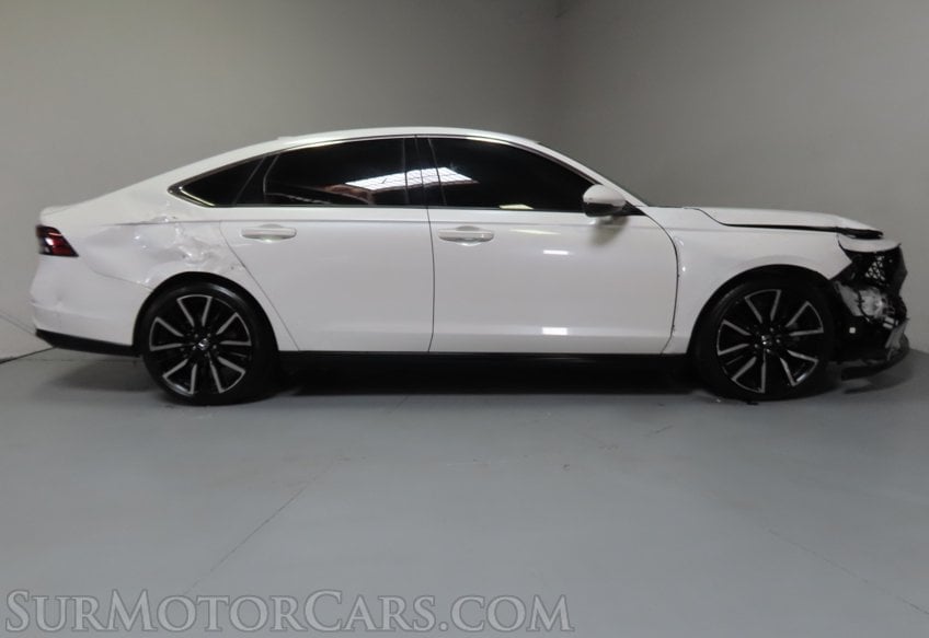 2024 Honda Accord Hybrid Touring - Image 9